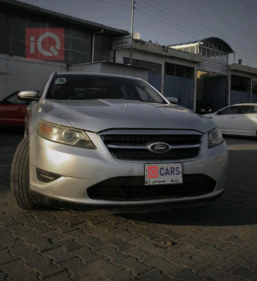 Ford Taurus